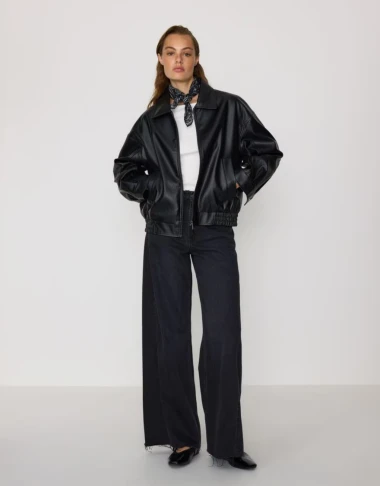 Kožna bomber jakna dominirat će proljećem: Prona&scaron;li smo modele na sniženju i u novim kolekcijama