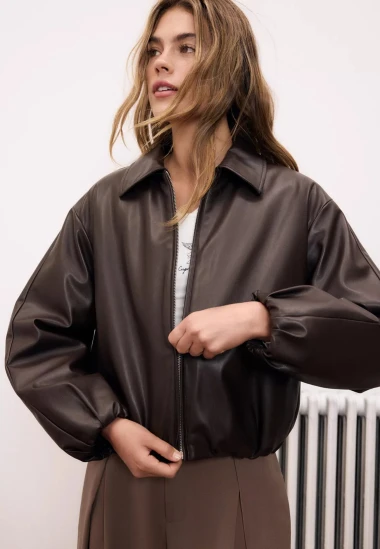 Kožna bomber jakna dominirat će proljećem: Prona&scaron;li smo modele na sniženju i u novim kolekcijama