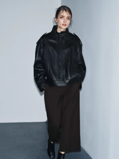 Kožna bomber jakna dominirat će proljećem: Prona&scaron;li smo modele na sniženju i u novim kolekcijama