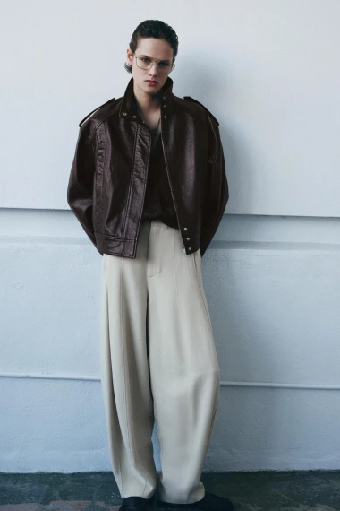 Kožna bomber jakna dominirat će proljećem: Prona&scaron;li smo modele na sniženju i u novim kolekcijama