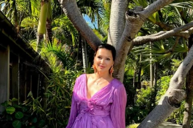 Nina Badrić uživa u raju na zemlji: Mini haljina koju nosi stoji joj kao salivena