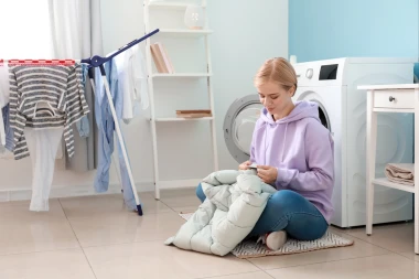 Uskoro će na dno ormara: Kako pravilno oprati zimsku jaknu i sačuvati joj životni vijek