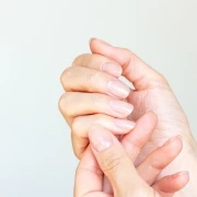 Kako oporaviti nokte nakon gela: Vrhunski proizvodi i savjeti stručnjaka