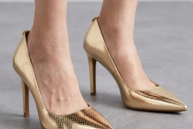 Kupi ih sada, nosi kasnije: Salonke na sniženju najpametnija su modna investicija godine