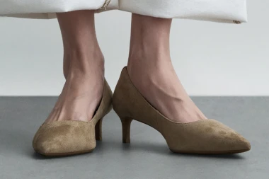 Kupi ih sada, nosi kasnije: Salonke na sniženju najpametnija su modna investicija godine