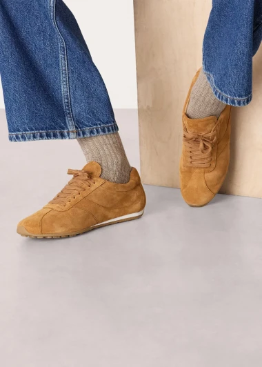 Modni vodič za proljeće 2026.: Ravne cipele koje ćemo viđati na svakom koraku