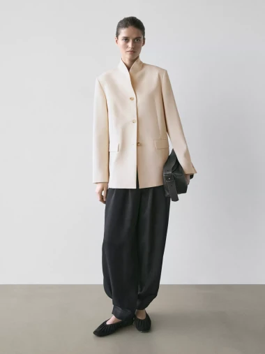 Blejzeri s povi&scaron;enim ovratnikom najveći su modni hit nove sezone