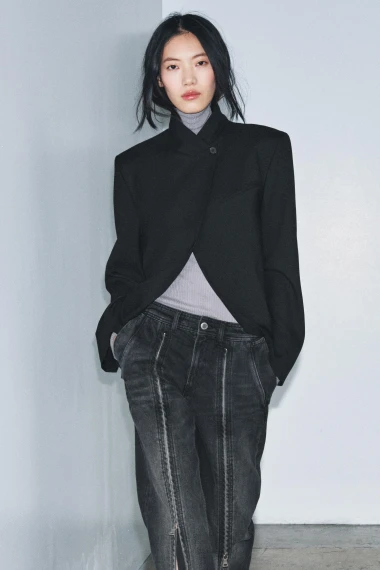 Blejzeri s povi&scaron;enim ovratnikom najveći su modni hit nove sezone