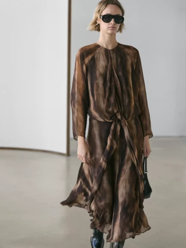 Modni trendovi za proljeće i ljeto koje već sada može&scaron; dodati u svoju garderobu