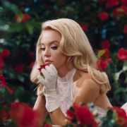 Zavodljiva kućanica: Sydney Sweeney je ostvarila san gotovo svakog mu&scaron;karca