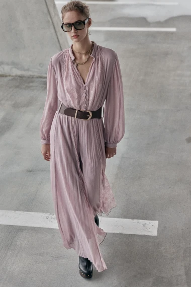 Proljetni trend koji osvaja modne kolekcije: Najljep&scaron;i komadi s čipkom