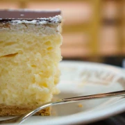 Kako kod kuće napraviti prave samoborske krem&scaron;nite