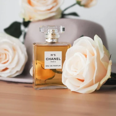 &Scaron;to žene žele za Valentinovo? Najdraži ženski parfemi svih vremena