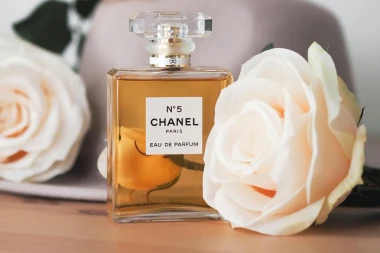 &Scaron;to žene žele za Valentinovo? Najdraži ženski parfemi svih vremena