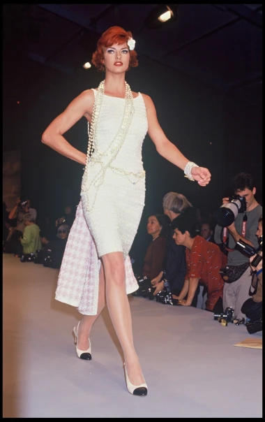 Povratak kultnih cipela iz 90-ih: Chanelove dvobojne salonke i drugi hit modeli