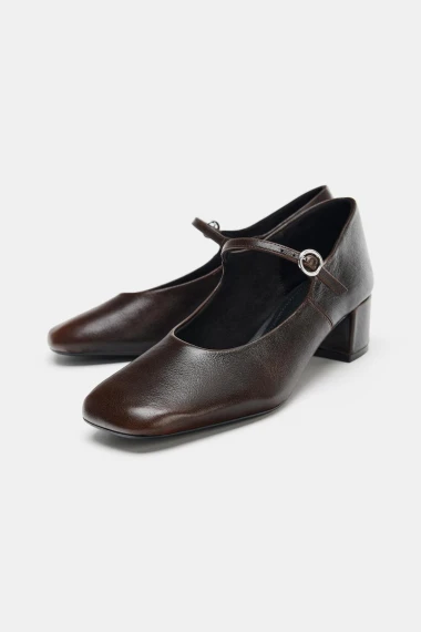 Povratak kultnih cipela iz 90-ih: Chanelove dvobojne salonke i drugi hit modeli