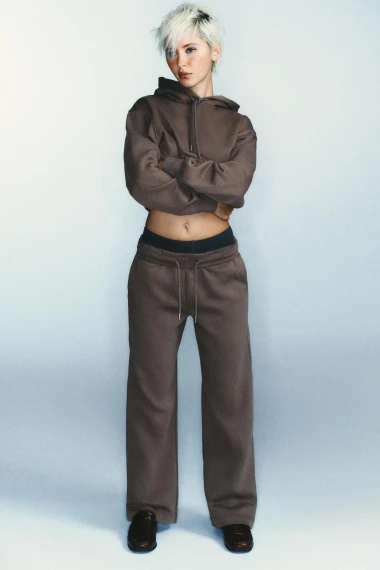 Kako je trenirka postala omiljeni modni komad generacije Z