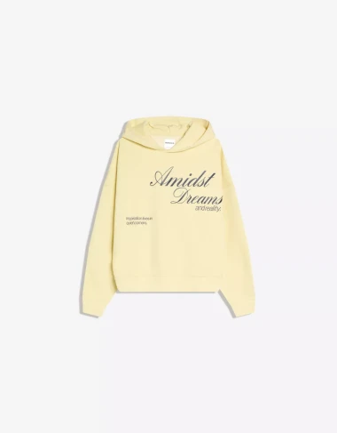 Kako je trenirka postala omiljeni modni komad generacije Z