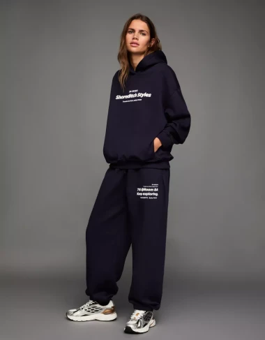 Kako je trenirka postala omiljeni modni komad generacije Z