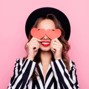 Horoskop za petak: Bikovi će se živcirati na poslu, a lavovima će život biti kao film