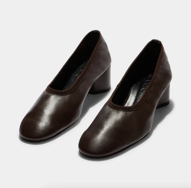 Trendovi cipela za proljeće i ljeto 2026.: Vraćaju se klompe i japanke