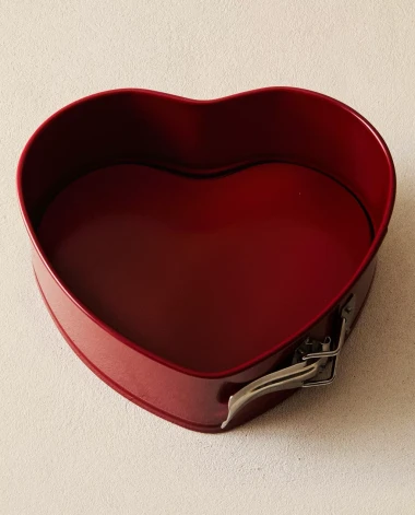 Dom u znaku ljubavi: Popularni brendovi donose kolekcije inspirirane Valentinovom