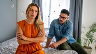 Skrivene igre moći: Kako prepoznati i zaustaviti emotivnu manipulaciju u vezi