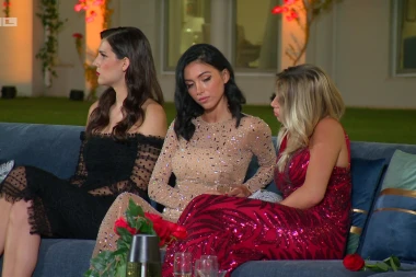 Suze na ceremoniji ruža! Nakon otkrivanja &scaron;okantne tajne, dvije djevojke napu&scaron;taju vilu: 'Kajat će se kad-tad!