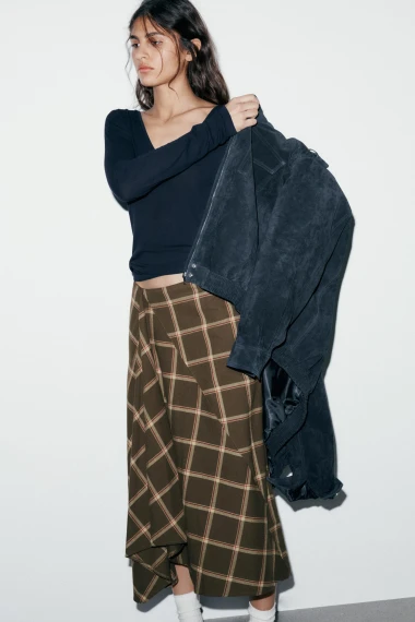 Karirani uzorak se vratio: Ove suknje nosimo i u proljeće