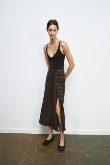 Karirani uzorak se vratio: Ove suknje nosimo i u proljeće