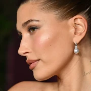 Hailey Bieber nastavlja dominaciju: Rhode pustio u prodaju dva nova proizvoda za lice i usne