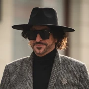 Mu&scaron;karci sa zagrebačke &scaron;pice odu&scaron;evili modnim ukusom: Kačketi, boje i zanimljive torbe