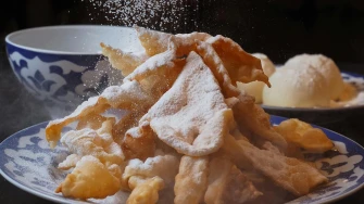 Dalmatinske kro&scaron;tule: Starinski recept za najhrskavije slatke zalogaje