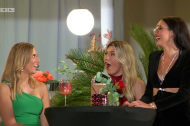 &Scaron;ok za &scaron;okom! Jedna djevojka povukla neočekivani potez na ceremoniji ruža: 'Htjela bih ti se obratiti, dolazim ti'