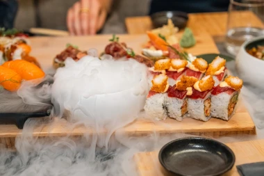 Večera za dvoje kao mali ritual bliskosti uz savr&scaron;eno osmi&scaron;ljene okuse