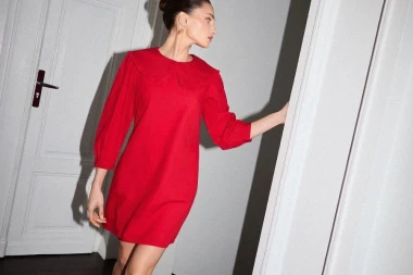 Mala crvena haljina: Ako traži&scaron; outfit za Valentinovo, ovo će ga oboriti s nogu