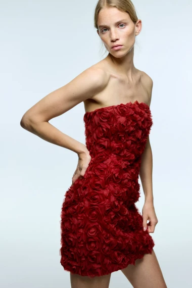 Mala crvena haljina: Ako traži&scaron; outfit za Valentinovo, ovo će ga oboriti s nogu