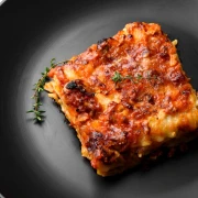 Recept Mary Berry za zapečenu tjesteninu bolognese idealan je za zaposlene obitelji