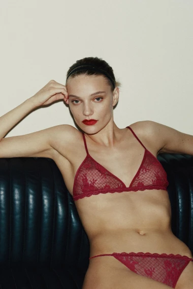 Zavodljivo i elegantno: Donosimo izbor najljep&scaron;eg crvenog donjeg rublja po dućanima