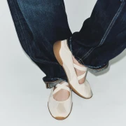 Od bru&scaron;ene kože do sportskih modela: Balerinke koje ćemo nositi ovog proljeća