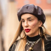 Drama na &scaron;pici: Prozirna bluza i kožna suknja, ali cipele su sve zasjenile