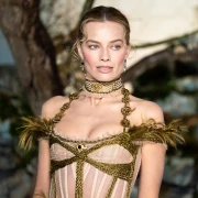 Spektakl Margot Robbie na crvenom tepihu: Najbolji lookovi na turneji za 'Orkanske visove'