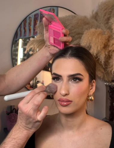 Make up za Valentinovo: Profesionalci otkrivaju kako postići suptilni glam