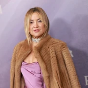 Lavanda koja oduzima dah: Kate Hudson zasjala na glamuroznoj večeri