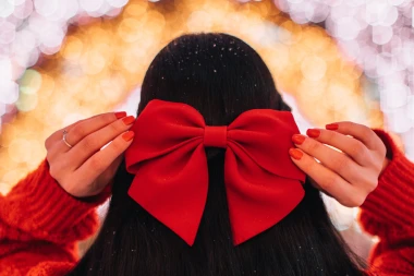 Pet efektnih frizura za Dan zaljubljenih u samo 5 minuta