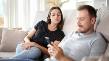 Žene, provjeravate li mužev mobitel? Evo &scaron;to su odgovorile na&scaron;e čitateljice