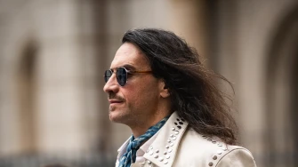 Prugaste trapezice i bijele čizme: Miran Kurspahić na &scaron;pici u vibri ludih 70-ih