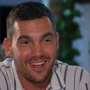 Emocije ključaju! Djevojke zbog Savr&scaron;enih pokazuju novo lice: 'Vratila se zaljubljena, nije joj to pametno'