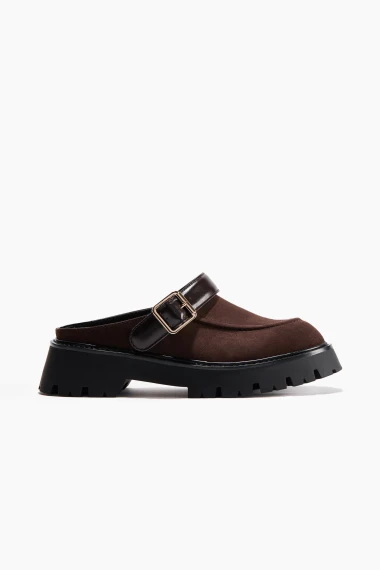 Mokasinke s otvorenom petom su veliki hit sezone i već ih svi nose