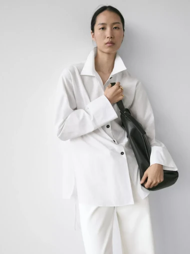 Komad koji nikad ne izlazi iz mode: Bijele ko&scaron;ulje u proljetnim kombinacijama